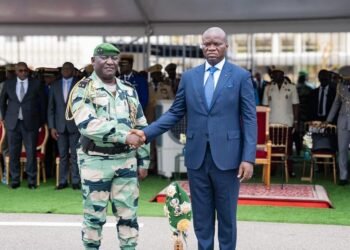 Brice Clotaire Oligui Nguema passe officiellement le commandement de la Garde Républicaine au Général Antoine Balekidra