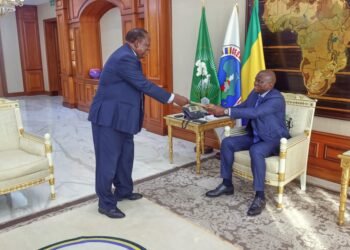 Brice Clotaire Oligui Nguema reçoit un émissaire du Président zambien Hakainde Hichilema