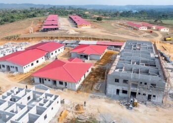 Ngounié : Brice Clotaire Oligui Nguema sur le terrain pour accélérer la livraison des chantiers structurants de Lebamba