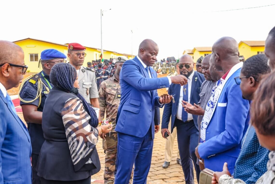 Bikélé Zong : le Chef de l’État reloge 250 familles déplacées