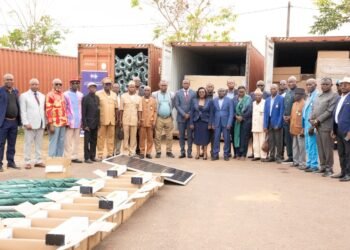 Makokou : 930 lampadaires solaires pour éclairer l’Ogooué-Ivindo