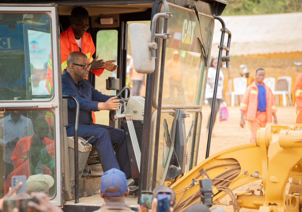 Lancement officiel des travaux de bitumage du tronçon Yombi – Mandji – Omboué (244 km)