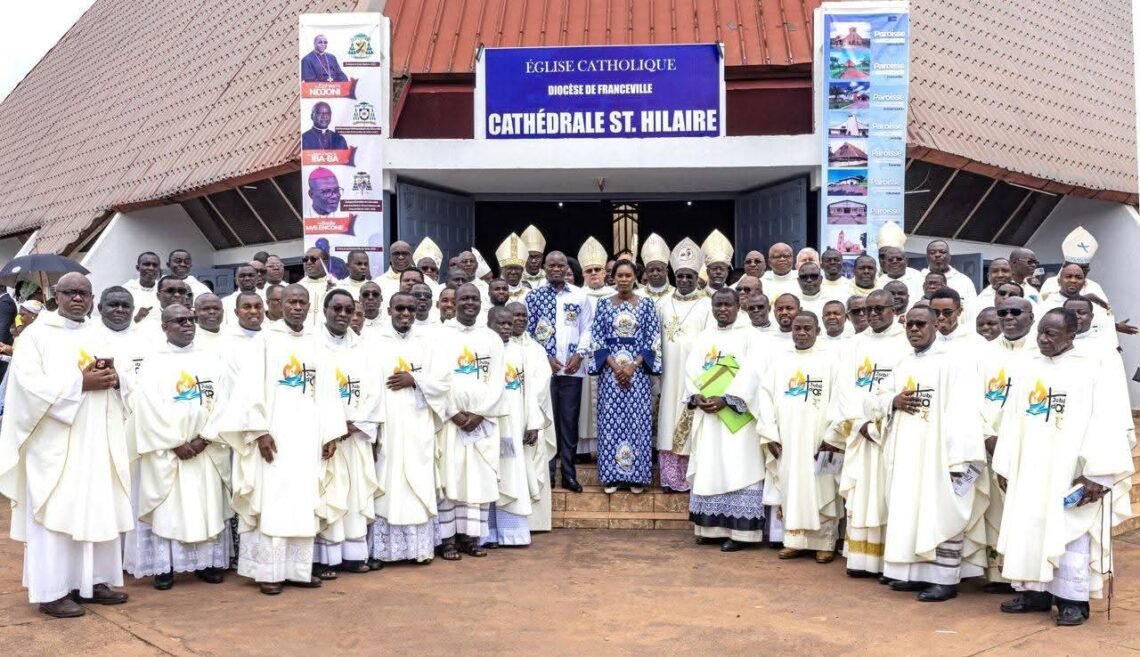 Le Chef de l&rsquo;État aux côtés de la communauté catholique pour le Jubilé d’Or du Diocèse de Franceville