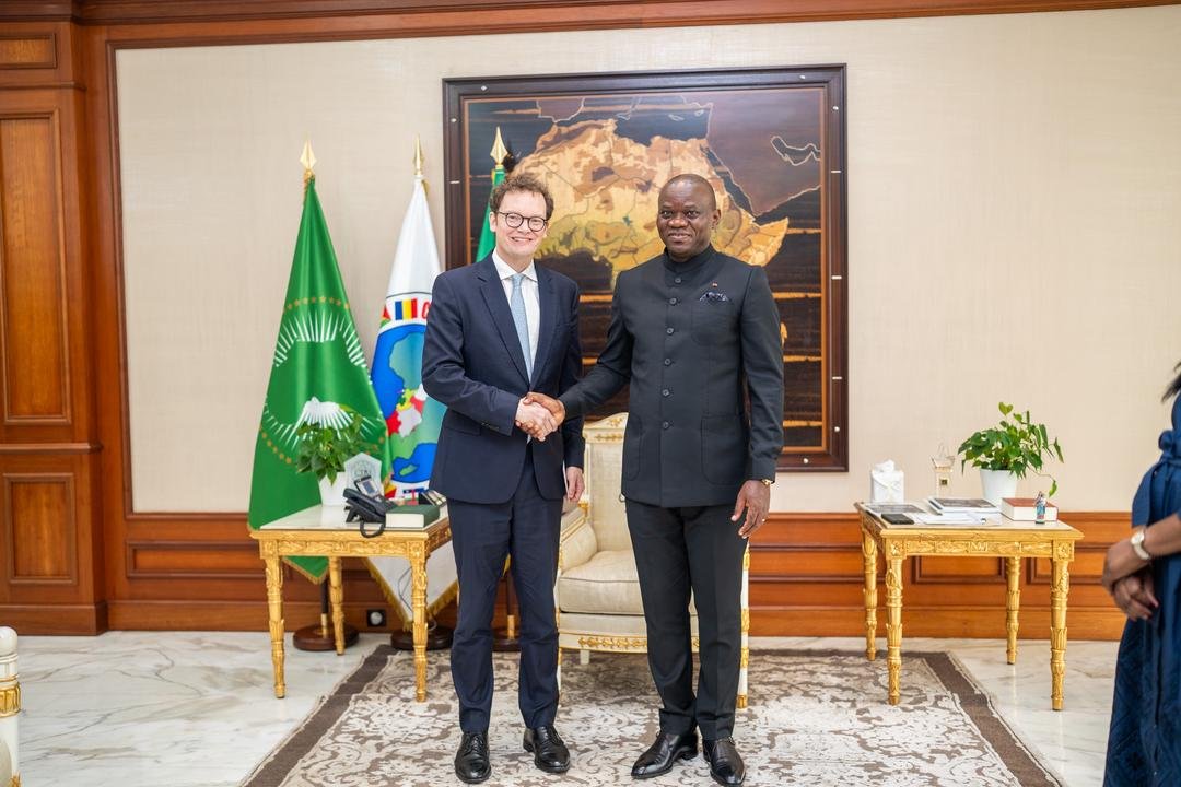 Diplomatie : Simon Day reçu par Oligui Nguema