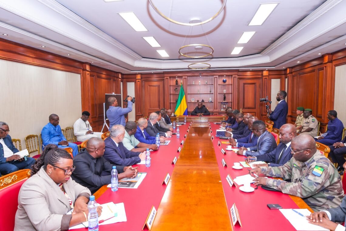 Brice Clotaire Oligui Nguema veut accélérer l’accès des Gabonais aux logements sociaux