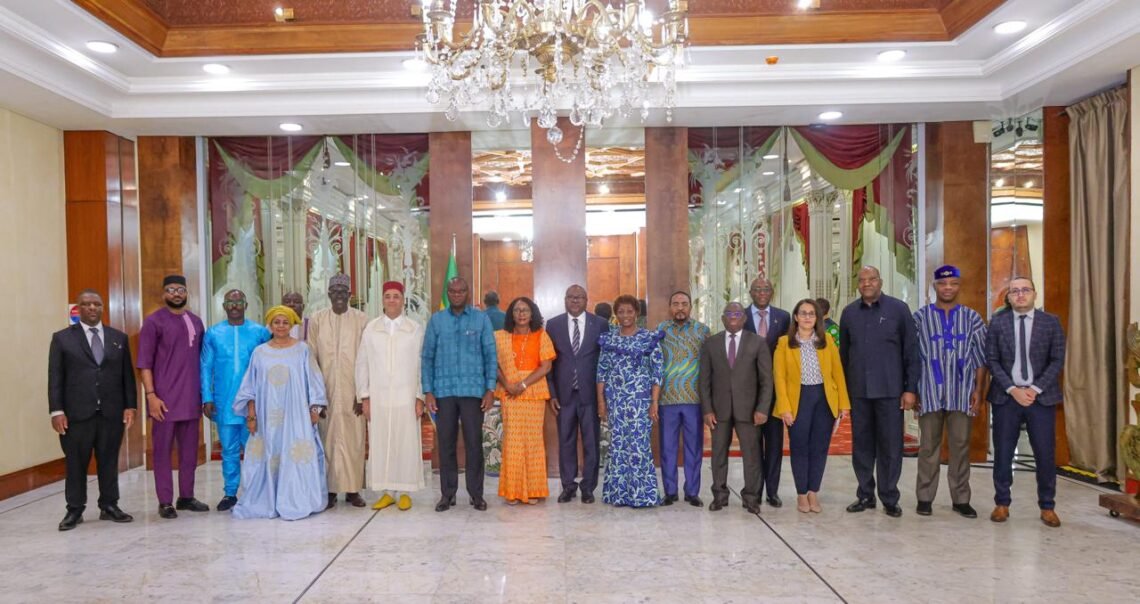 Brice Clotaire Oligui Nguema renforce le dialogue avec les représentants des pays africains accrédités au Gabon