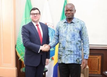 Coopération Gabon–États-Unis : Brice Clotaire Oligui Nguema échange avec le Sous-Secrétaire adjoint américain Christian Ehrhardt
