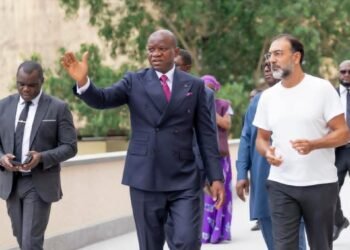 Brice Clotaire Oligui Nguema inspecte le chantier de l&rsquo;Hôtel des Affaires étrangères et exige une accélération des travaux