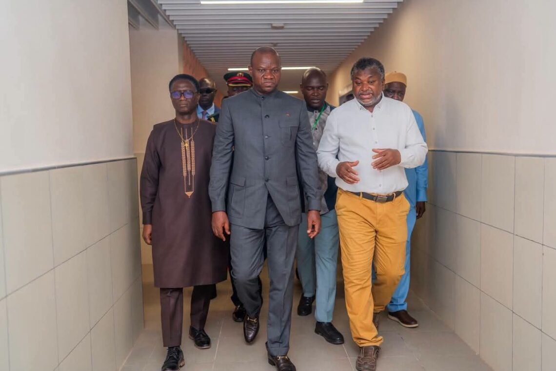 Gambie : Brice Clotaire Oligui Nguema explore des modèles d’excellence pour renforcer l’enseignement supérieur et le système de santé gabonais