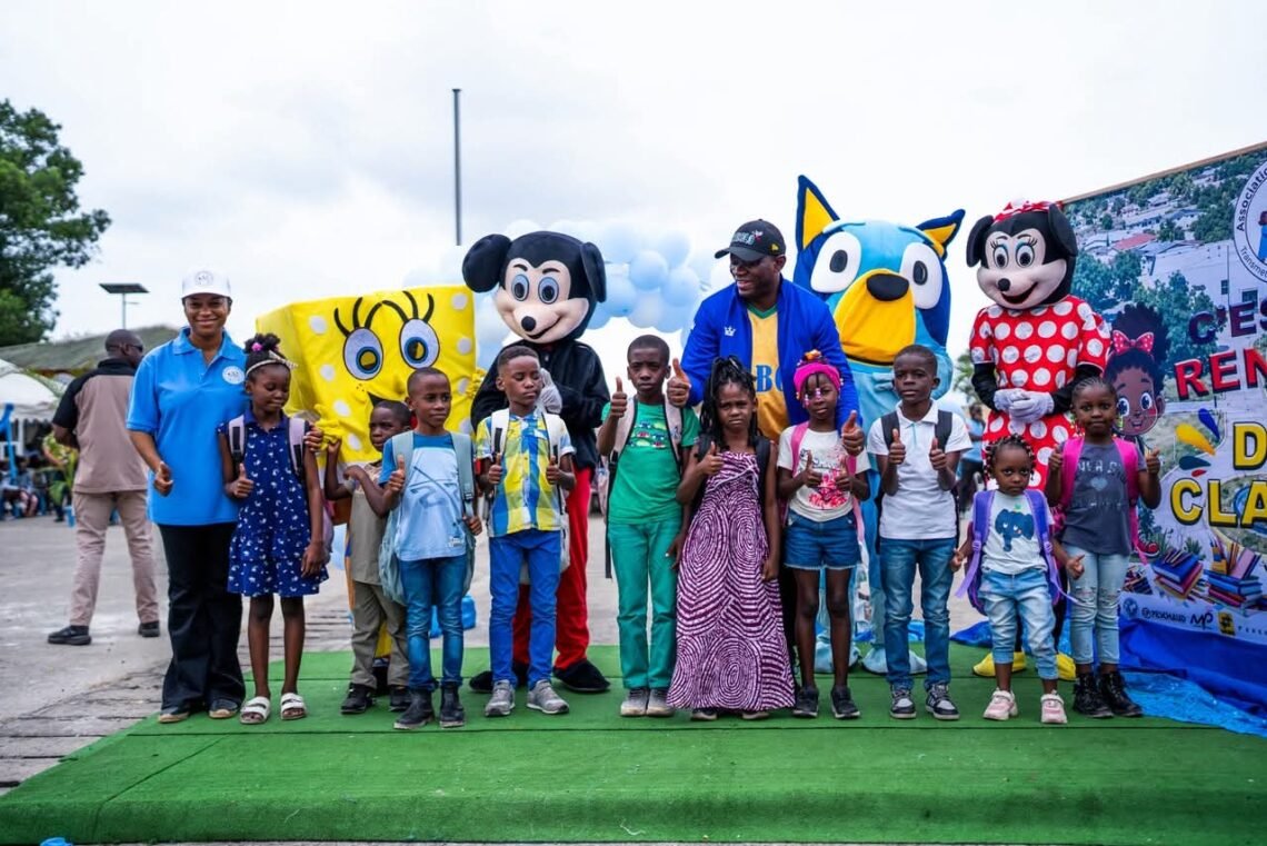 Port-Gentil : près de 1 500 enfants bénéficient de kits scolaires remis par le Président de la République
