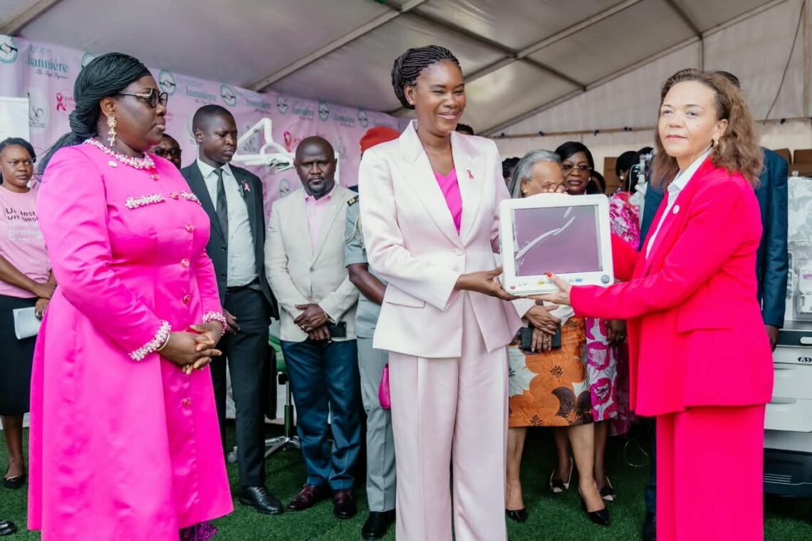 Octobre Rose 2026 : Zita Oligui Nguema renforce les capacités du Centre hospitalier Jeanne Ebori